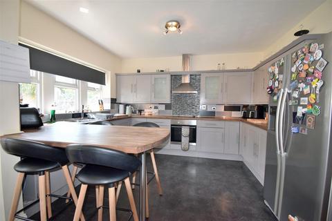 4 bedroom detached house for sale, Gladstone Court, Ferryhill