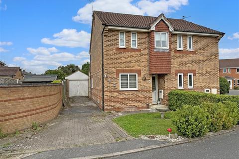 2 bedroom semi-detached house for sale, Simpson Close, Balderton, Newark