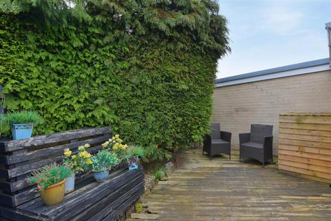 80 Barons Crescent, Copmanthorpe, York, YO23 3TZ