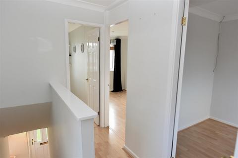 80 Barons Crescent, Copmanthorpe, York, YO23 3TZ