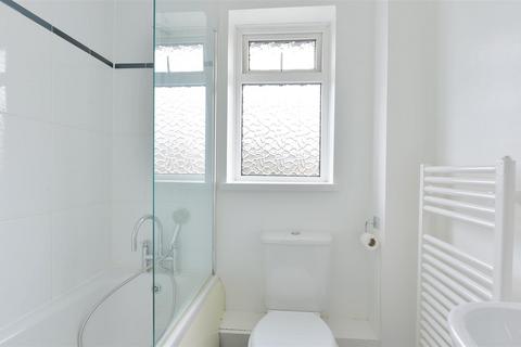 80 Barons Crescent, Copmanthorpe, York, YO23 3TZ