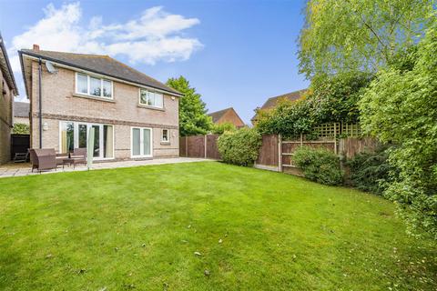 4 Deans Close, Fontwell, Arundel, BN18 0SJ