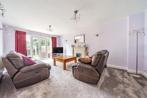 4 Deans Close, Fontwell, Arundel, BN18 0SJ