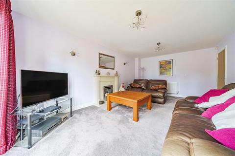 4 Deans Close, Fontwell, Arundel, BN18 0SJ