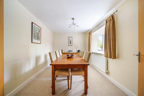 4 Deans Close, Fontwell, Arundel, BN18 0SJ