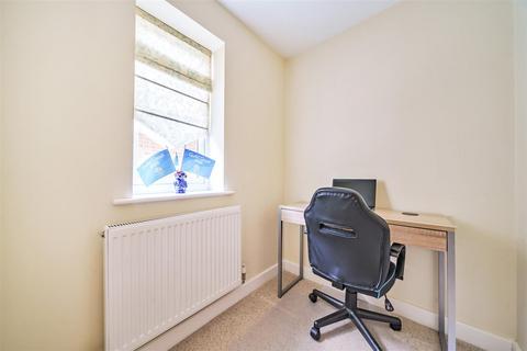 4 Deans Close, Fontwell, Arundel, BN18 0SJ