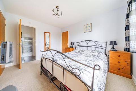 4 Deans Close, Fontwell, Arundel, BN18 0SJ