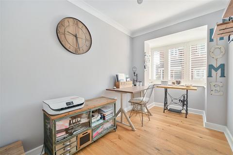 16 Abbots Field, Yapton, Arundel, BN18 0GE