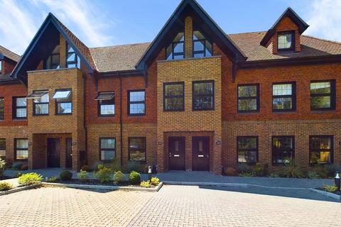 24d Coulsdon Court Road, Coulsdon, CR5 2LL