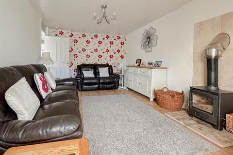 2 bedroom detached bungalow for sale, Poplar Grove, Burnham-On-Crouch