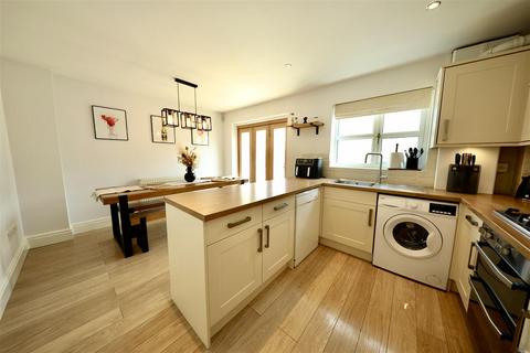 3 bedroom detached house for sale, Chevening Park, Kingswood, Hull