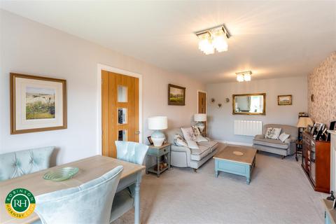 2 bedroom apartment for sale, William Bradford Court, Bawtry,