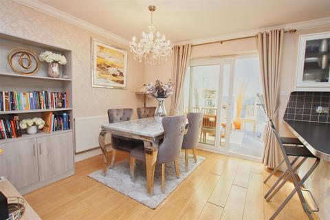 4 bedroom house for sale, Beethoven Road, Elstree,