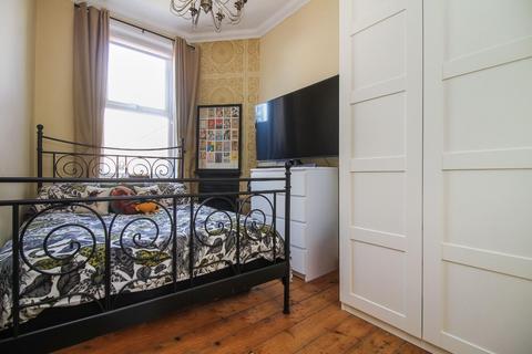81 Park Crescent, North Shields, NE30 2HL