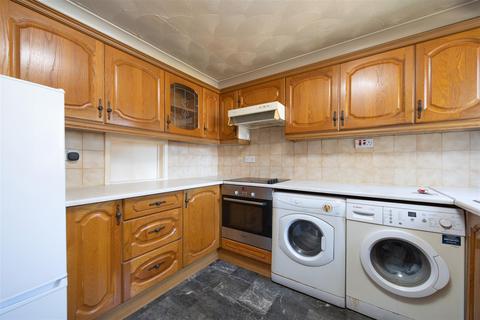 12 Church Fields, Upper Studley, Trowbridge, BA14 0EJ