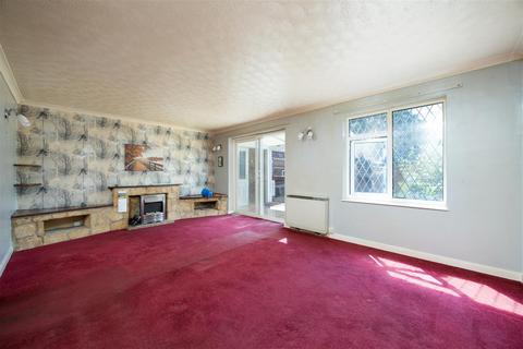 12 Church Fields, Upper Studley, Trowbridge, BA14 0EJ