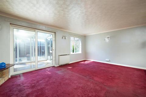 12 Church Fields, Upper Studley, Trowbridge, BA14 0EJ