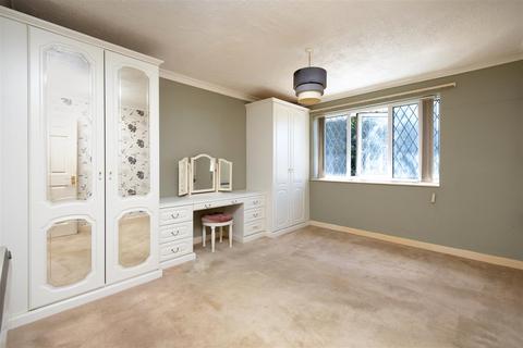 12 Church Fields, Upper Studley, Trowbridge, BA14 0EJ