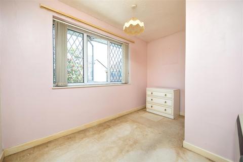 12 Church Fields, Upper Studley, Trowbridge, BA14 0EJ