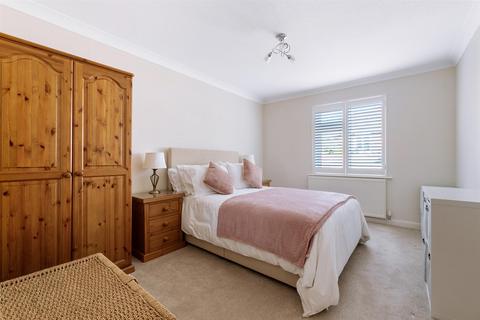 7 Bhutan Close, Honiton, EX14 2UP