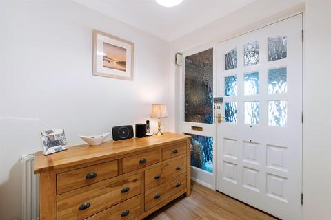 7 Bhutan Close, Honiton, EX14 2UP