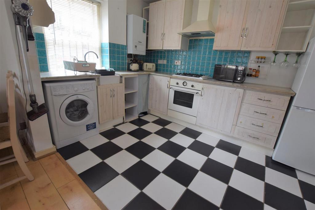 Kitchen pic 2