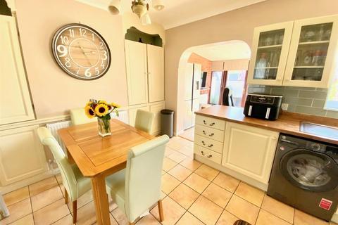 3 bedroom semi-detached house for sale, Kirkley Run, Lowestoft, Suffolk, NR33