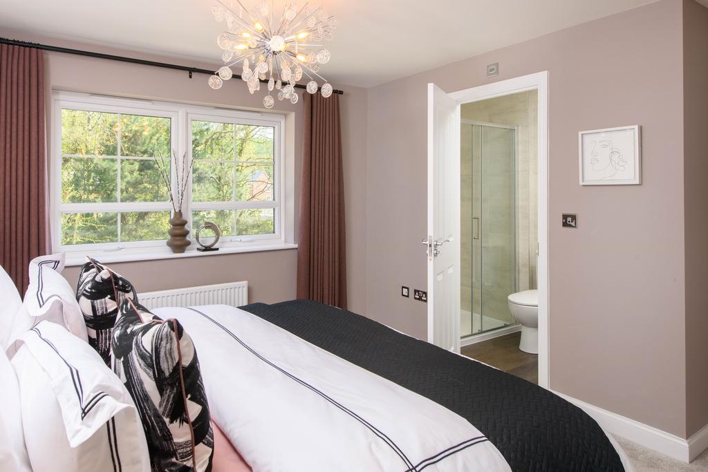 The Mews Windermere Main Bedroom