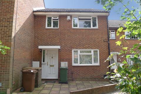 8 Dale Close, South Ockendon, RM15 5DR