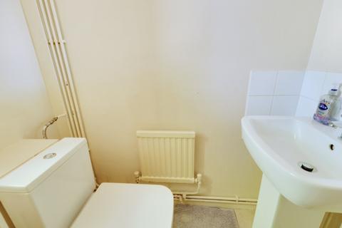 8 Dale Close, South Ockendon, RM15 5DR