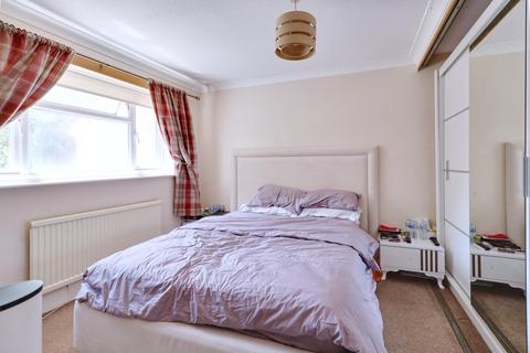 8 Dale Close, South Ockendon, RM15 5DR
