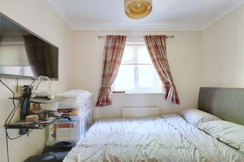8 Dale Close, South Ockendon, RM15 5DR
