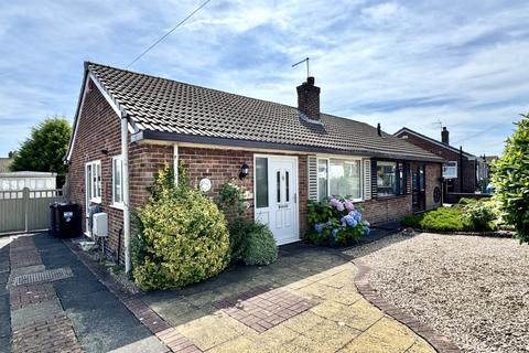 2 bedroom bungalow for sale, Thoresby Drive, Gomersal, BD19