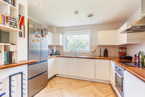 2 bedroom flat for sale, Candle Street, Mile End, E1