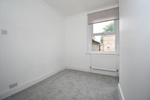 4 bedroom terraced house to rent, Poulett Road, London, E6