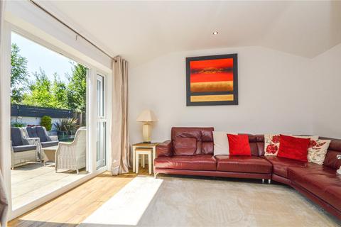 23 Dovetrees, Covingham, Swindon, SN3 5AX