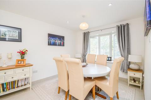 23 Dovetrees, Covingham, Swindon, SN3 5AX