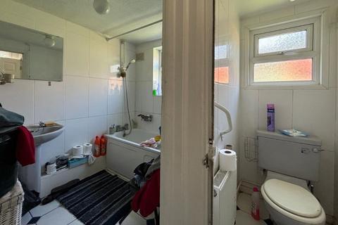 143 Malpas Road, London, SE4 1BQ