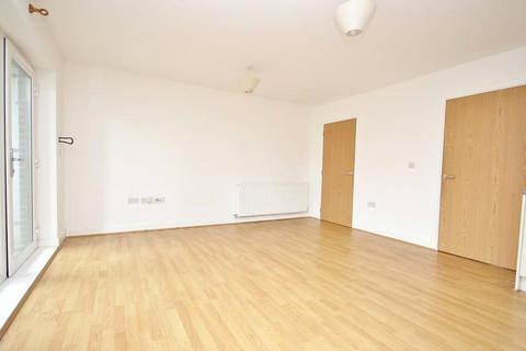 2 bedroom property to rent, Maxwell Road, Romford, RM7