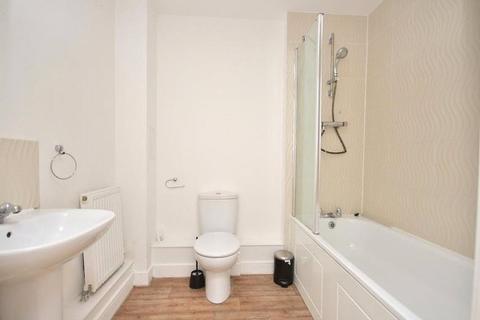 2 bedroom property to rent, Wave Court, Maxwell Road, Romford, RM7