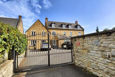 3 bedroom terraced house for sale, Roberts Court, Digby Road, Sherborne, Dorset, DT9