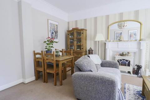 2 bedroom flat for sale, Royal Crescent - Private Terrace Garden