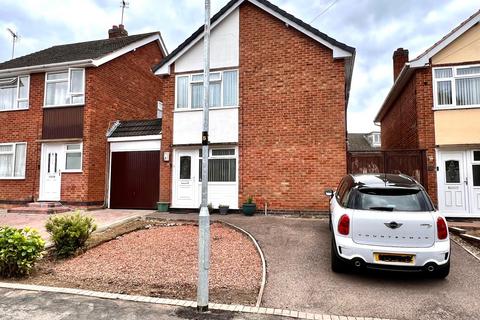 3 bedroom detached house for sale, Somerby Drive, Oadby, LE2