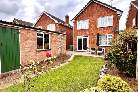 3 bedroom detached house for sale, Somerby Drive, Oadby, LE2