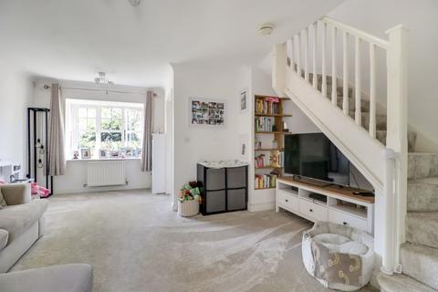 7 Faraday Place, West Molesey, KT8 2TX