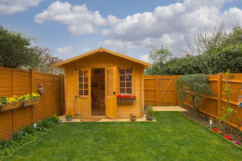 7 Faraday Place, West Molesey, KT8 2TX