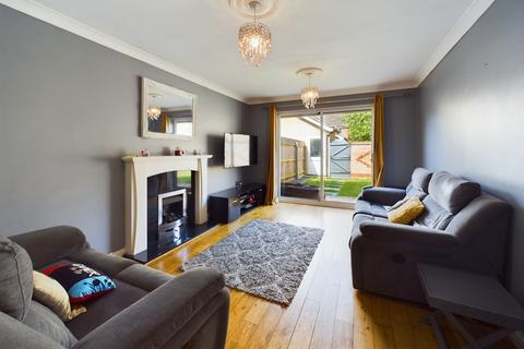 4 bedroom end of terrace house for sale, Coney Close, Thetford, IP24