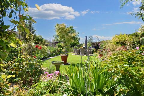 4 bedroom detached house for sale, The Cross, Ripple, Tewkesbury. Gloucestershire