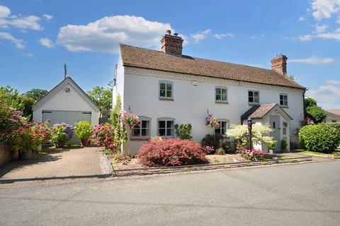 The Cross, Ripple, Tewkesbury. Gloucestershire