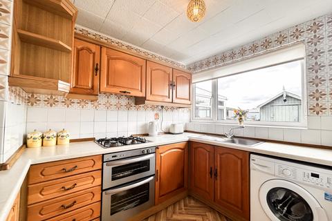 3 bedroom semi-detached house for sale, Grange Lane South , DN16